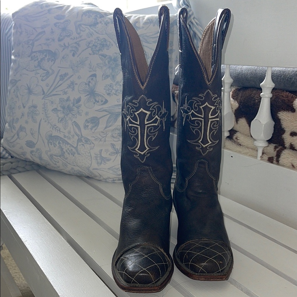Brown Western Cowboy Boots with Cross Design